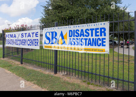 Uno stato di Texas/FEMA Disaster Recovery Center presso la Comunità Bayland Center (Harris County) personale con gli specialisti di recupero da FEMA,SBA, e St Foto Stock