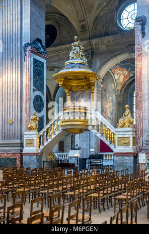 Storico 1788-1789, ornati, pulpito dorato disegnato da Charles de Wailly nella chiesa di Saint Sulpice a Parigi, Francia Foto Stock