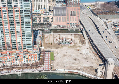 Lake Shore Drive e sito in costruzione della guglia di Chicago Foto Stock