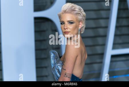 Beverly Hills, Stati Uniti d'America. 04 Mar, 2018. Halsey assiste il Vanity Fair Oscar Party a Wallis Annenberg Center for the Performing Arts di Beverly Hills, Los Angeles, Stati Uniti d'America, il 04 marzo 2018. | Verwendung weltweit Credito: dpa/Alamy Live News Foto Stock