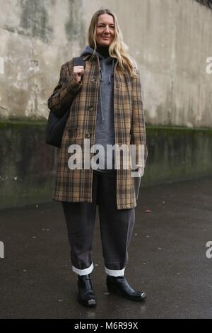 Parigi, Frankreich. 04 Mar, 2018. Rebecca Lowthorpe arrivando al Valentino mostra durante la settimana della moda di Parigi - 4 Marzo 2018 - Il Credit: Pista Manhattan/Valentina Ranieri ***per solo uso editoriale*** | Verwendung weltweit/dpa/Alamy Live News Foto Stock