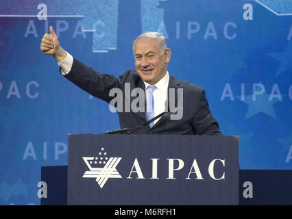 Washington, Distretto di Columbia, Stati Uniti d'America. 6 Mar, 2018. Il primo ministro Benjamin Netanyahu di Israele parla presso la American Israel Public Affairs Committee (AIPAC) 2018 Conferenza politica al Washington Convention Center di Washington DC. Credito: Ron Sachs/CNP/ZUMA filo/Alamy Live News Foto Stock