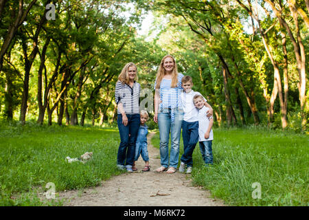 La famiglia felice photosession Foto Stock