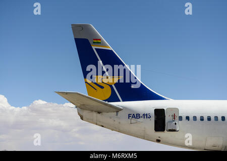 Coda di Boeing 737-200 / 737-2Q3 con registrazione FAB-113 di 737-2Q3 Transporte Aereo Militar de Bolivia Foto Stock