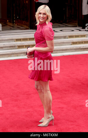 Jenni Falconer arriva al Prince's Trust Awards al London Palladium. Foto Stock