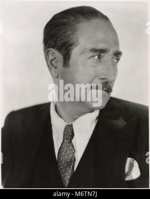 Adolphe Menjou, Ritratto di pubblicità per i film, "ing, Baby cantare', 20th Century Fox, 1936 Foto Stock