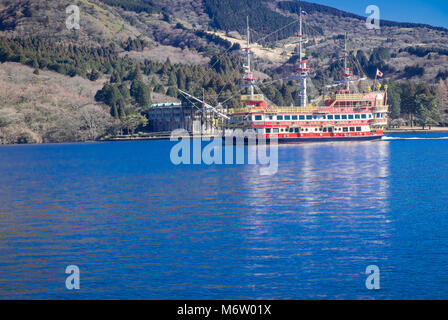 Gita in barca nel lago Ashi con vista del monte Fuji,hakone,Giappone Foto Stock