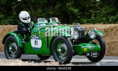 Un bel 1932 mg C tipo Midget Monthlerey 750cc sovralimentato pilotato da Gary Ford al Goodwood Festival of Speed 2017 - JK2340 Foto Stock