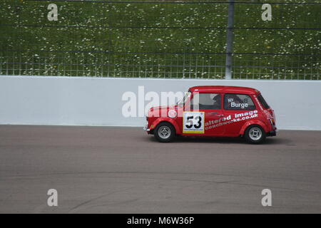 Mini Miglia Racing a Rockingham Motor Speedway maggio 2015 Foto Stock