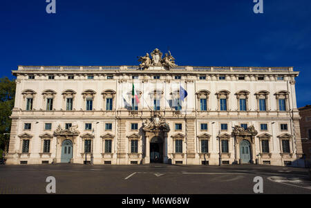 Corte Costituzionale della Repubblica Italiana palazzo sul colle del Quirinale a Roma Foto Stock