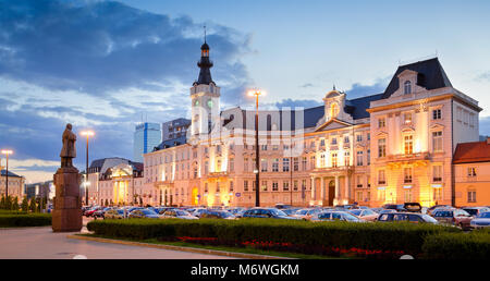 La piazza del teatro, Jablonowski Palace. Monumento a Wojciech Boguslawski davanti al Teatro Nazionale. Varsavia, Masovia provincia, in Polonia, in Europa. Foto Stock