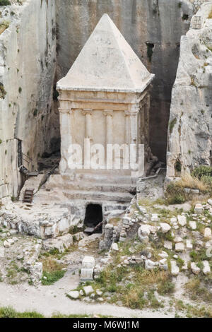 Vista della tomba di Assalonne nel torrente Kidron, Gerusalemme, Israele Foto Stock