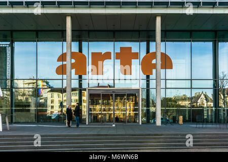 L'edificio ingresso del pubblico franco-tedesco rete TV ARTE situato a Strasburgo, in Francia. Foto Stock