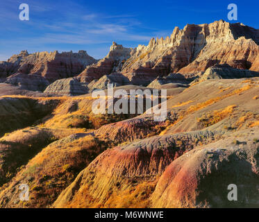 Giallo tumuli, Parco nazionale Badlands, Dakota del Sud Foto Stock