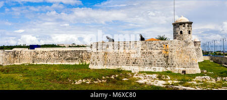 Vista panoramica del faro in vista del Morro Castle in Havana Cuba Foto Stock