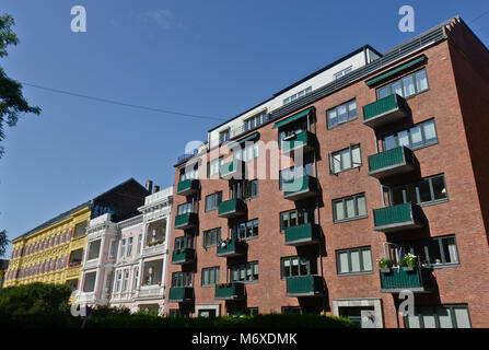 Gli edifici colorati nel quartiere Majorstuen, Frogner distretto, Oslo, Norvegia Foto Stock