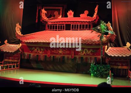 Il set del Golden Dragon acqua Teatro dei burattini in Ho Chi Minh City, Vietnam Foto Stock