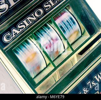 Retrò toy slot machine la filatura per vincere Foto Stock