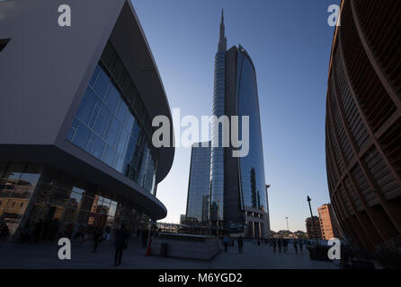 Milano, 28 marzo 2017 - Vista della Torre di Unicredit, in Gae Aulentis Square, il buisness area Vicino stazione ferroviaria Garibaldi Foto Stock