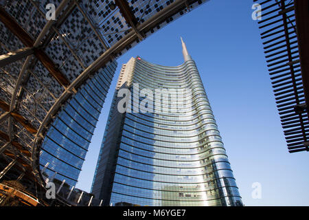 Milano, 28 marzo 2017 - Vista della Torre di Unicredit, in Gae Aulentis Square, il buisness area Vicino stazione ferroviaria Garibaldi Foto Stock