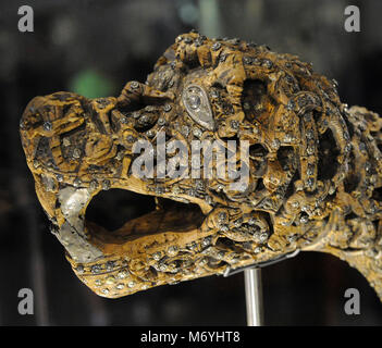 Animale-testa post scolpita in legno. Trovato nella tomba della barca di Oseberg, Norvegia. Ix secolo. Museo della Nave Vichinga. Oslo. La Norvegia. Foto Stock