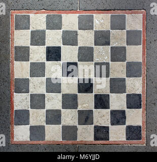 Outdoor vuota scacchiera in marmo visto da sopra Foto Stock