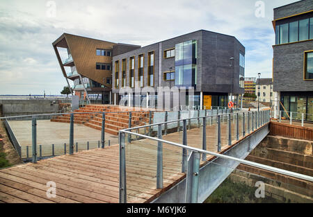 Inghilterra, East Riding of Yorkshire, Kingston upon Hull City, lungo il fiume Hull , il vecchio bacino di carenaggio convertito in un palcoscenico teatrale Foto Stock