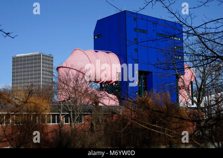 Il Landmark serbatoio di circolazione 2 dell'Istituto di ricerca per l'ingegneria idraulica e della costruzione navale (VWS) del TU di Berlino, Berlin-Tiergarten. Archit Foto Stock