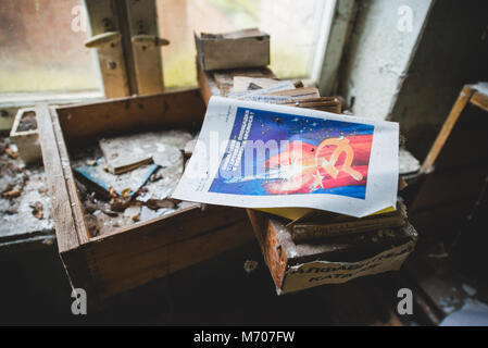 Ucraina Cernobyl: veicoli abbandonati, case e luoghi evacuati dal Chernobyl zona di esclusione. Foto: Alessandro Bosio Foto Stock