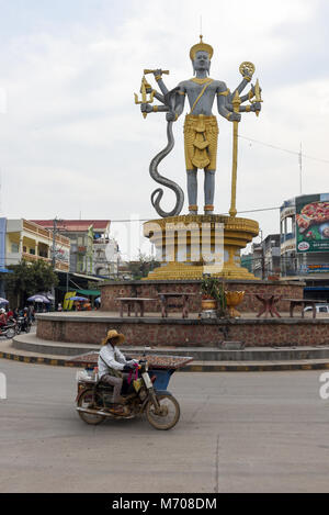 Battambang, Cambogia - 15 Gennaio 2018: Statua di strada nella città di Battambang, Cambogia Foto Stock