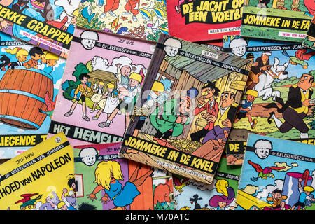 Collezione di custodie colorate del fiammingo fumetti Jommeke dal belga comic book creator / fumettista Jef Nys Foto Stock