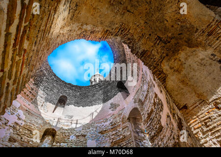 Vista panoramica a dettagli architettonici in Split city, il Palazzo di Diocleziano, Croazia. Foto Stock