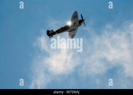 L'iconico Supermarine Spitfire in volo. Foto Stock