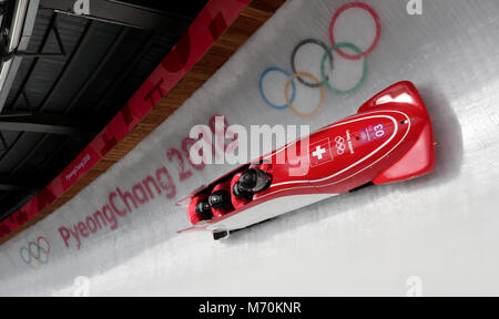 Svizzera di Clemens Bracher e il suo team durante la 4-uomo Bob riscalda all'Olympic Centro di scorrimento durante il giorno quindici del PyeongChang 2018 Giochi Olimpici Invernali in Corea del Sud. Stampa foto di associazione. Picture Data: Sabato 24 Febbraio, 2018. Vedere PA OLIMPIADI storia di Bob. Foto di credito dovrebbe leggere: David Davies/filo PA. Restrizioni: solo uso editoriale. Uso non commerciale. Foto Stock