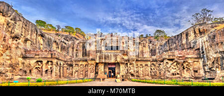 Il tempio Kailasa, il più grande tempio di Ellora Caves. Patrimonio mondiale dell'UNESCO nel Maharashtra, India Foto Stock