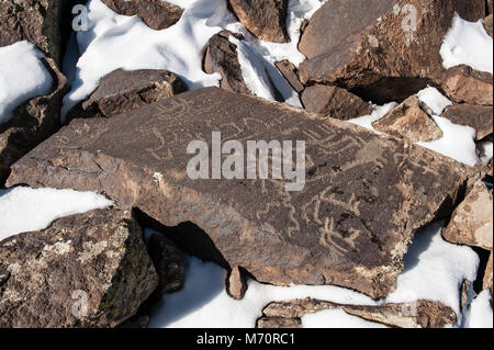 Camel montagna nasconde intorno a 2000 incisioni rupestri risalenti al Paleolitico Erain Armenia. Foto Stock