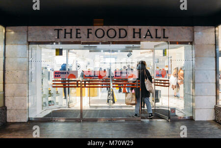 Food Hall ingresso dal grande magazzino Selfridges in Oxford Street, London, Regno Unito Foto Stock