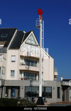 La Turballe, ristorante L'Escale e porto faro, Loire-Atlantique, Pays de la Loire, in Francia, in Europa Foto Stock