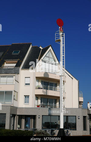 La Turballe, ristorante L'Escale e porto faro, Loire-Atlantique, Pays de la Loire, in Francia, in Europa Foto Stock