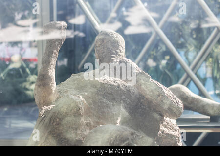 Antichi cadaveri conservati nel sito archeologico di Pompei, Italia Foto Stock