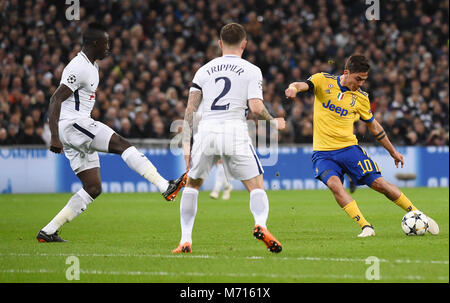 Londra, Regno Unito. Il 7 marzo 2018. Paulo Dybala della Juventus durante la UEFA Champions League Round di 16 seconda gamba match tra Tottenham Hotspur e la Juventus allo Stadio di Wembley il 7 marzo 2018 a Londra, Inghilterra. Credito: Immagini di PHC/Alamy Live News Foto Stock