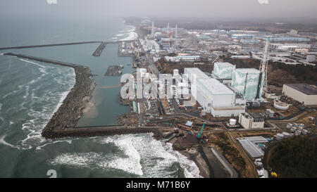 FUKUSHIMA, Giappone - 8 marzo: una foto aerea della Tokyo Electric Co di potenza (TEPCO)'S Fukushima Daiichi centrale nucleare è visto il 8 marzo 2018 in Okuma, Fukushima, Giappone. Credito: Richard Atrero de Guzman/AFLO/Alamy Live News Foto Stock