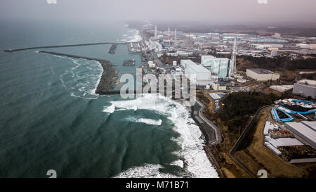 FUKUSHIMA, Giappone - 8 marzo: una foto aerea della Tokyo Electric Co di potenza (TEPCO)'S Fukushima Daiichi centrale nucleare è visto il 8 marzo 2018 in Okuma, Fukushima, Giappone. Credito: Richard Atrero de Guzman/AFLO/Alamy Live News Foto Stock