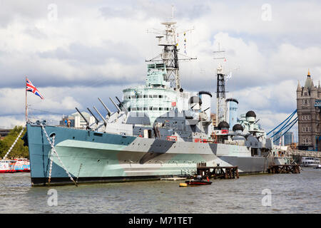 Storica WW2 corazzata HMS Belfast, ormeggiata nel fiume Tamigi, Londra, Inghilterra. Foto Stock