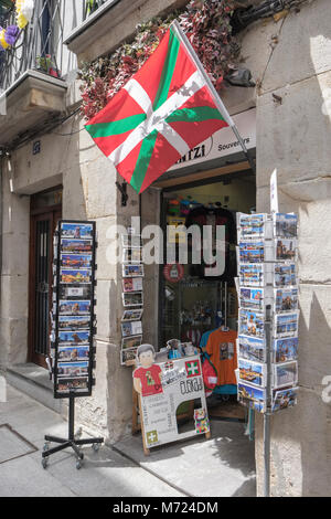 Locale negozio di souvenir, Casco Viejo, Bilbao Vizcaya, Pais Vasco, Spagna, Foto Stock