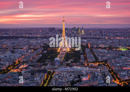 Francia Parigi Torre Eiffel Sunset Vista panoramica dalla Torre di Montparnasse Foto Stock