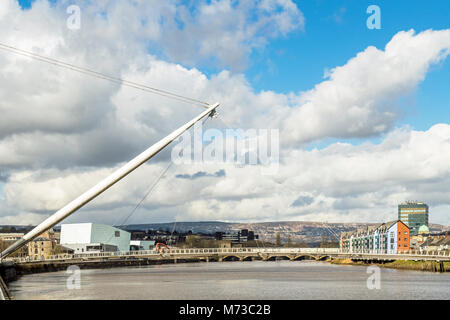 Il Fiume Usk fluente attraverso Newport in South East Wales, Regno Unito Foto Stock