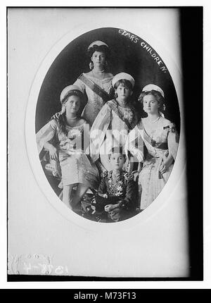 I figli dello zar, raffiguranti i membri della famiglia reale in gioventù. Questa immagine offre uno sguardo sulla vita della famiglia imperiale russa durante i loro primi anni. Foto Stock