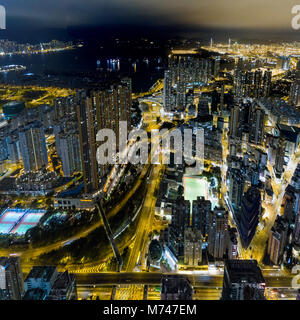 Vista aerea del quartiere degli affari di Hong Kong di notte Foto Stock