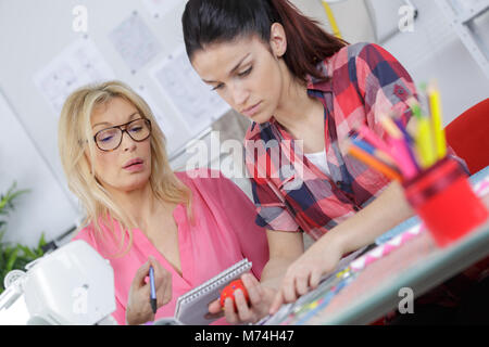 Questa soluzione è perfetta per vestire il nostro cliente Foto Stock